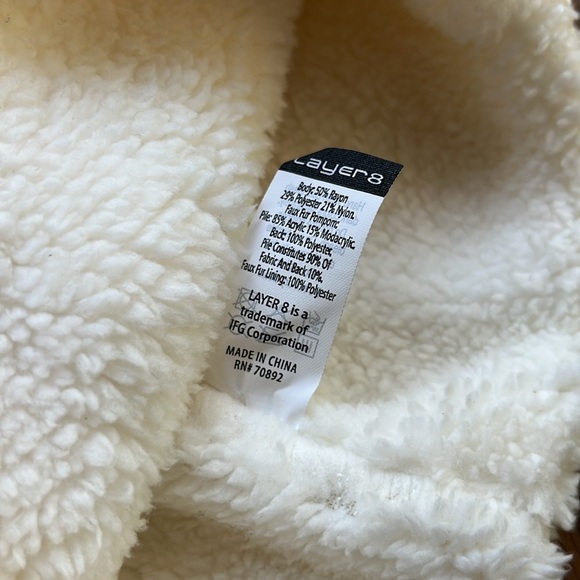 Women’s Teddy-Lined Pom Beanie one size - Picture 6 of 7